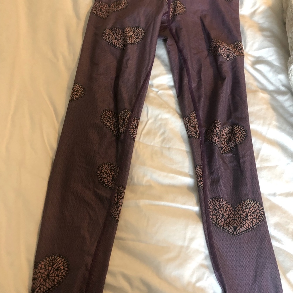 Teeki heart yoga pants